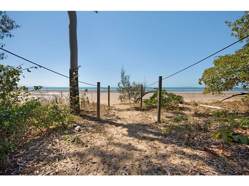 270 Ocean Parade, Balgal Beach QLD 4816