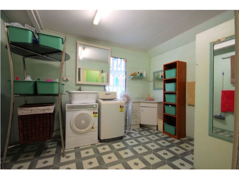 9 Ives Street, Kirwan QLD 4817