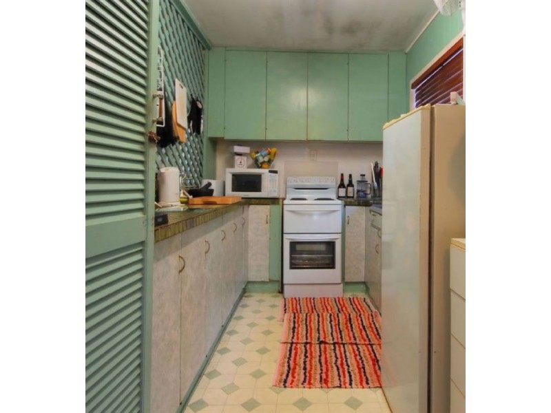 9 Ives Street, Kirwan QLD 4817