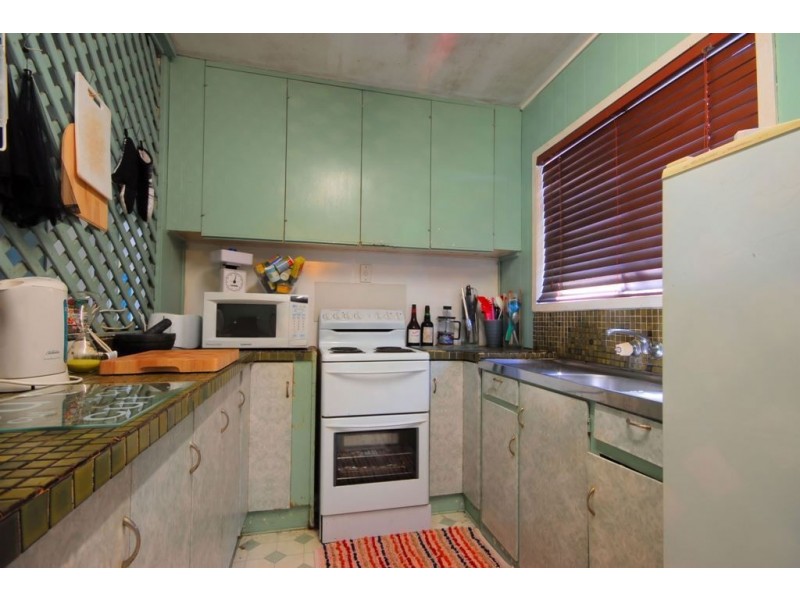 9 Ives Street, Kirwan QLD 4817