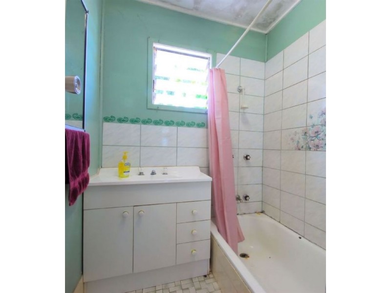 9 Ives Street, Kirwan QLD 4817