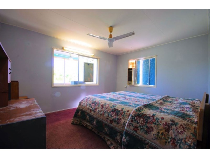 9 Ives Street, Kirwan QLD 4817