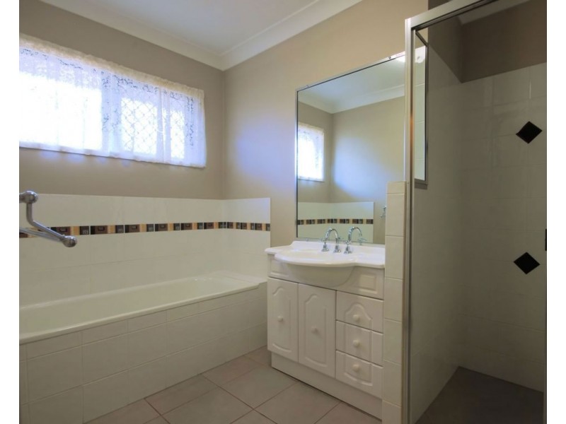 40 Woodwark Drive, Bushland Beach QLD 4818