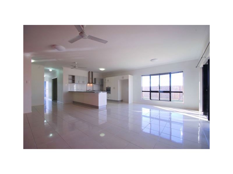 3 Yanooa Court, Bushland Beach QLD 4818