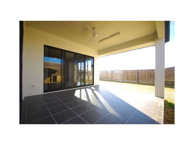 3 Yanooa Court, Bushland Beach QLD 4818