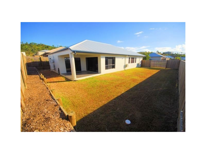 3 Yanooa Court, Bushland Beach QLD 4818