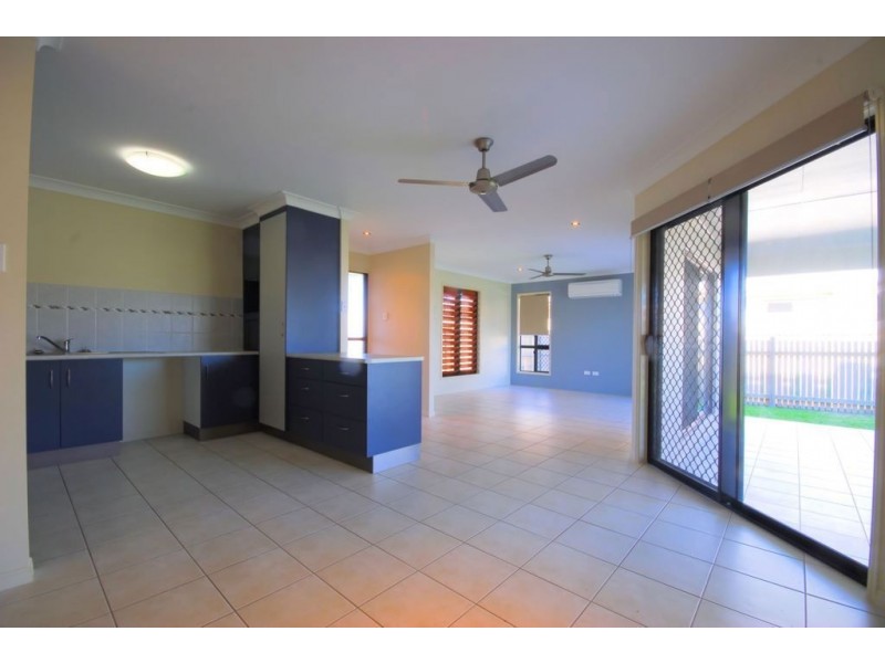 8 Summergold Street, Mount Low QLD 4818