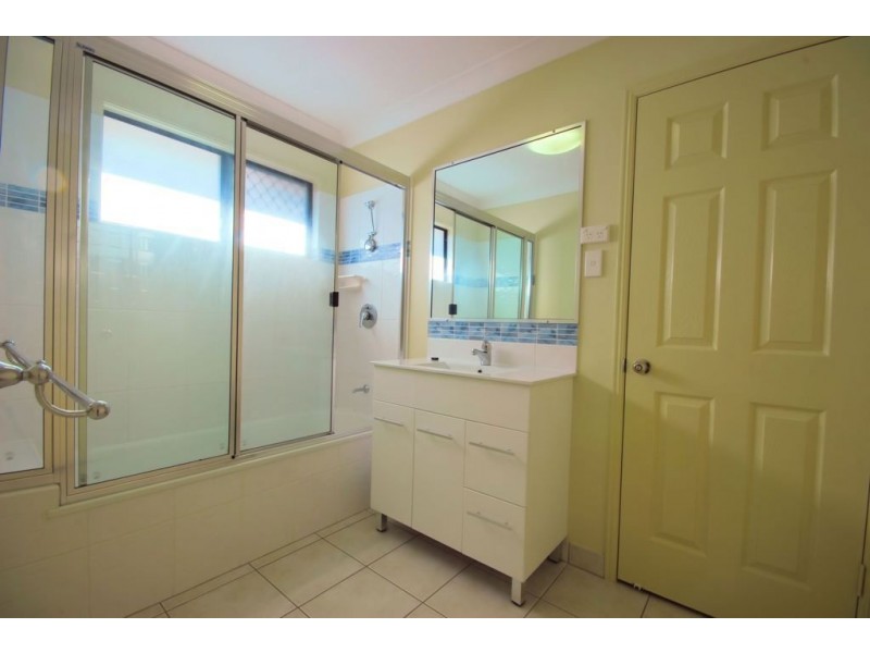 8 Summergold Street, Mount Low QLD 4818