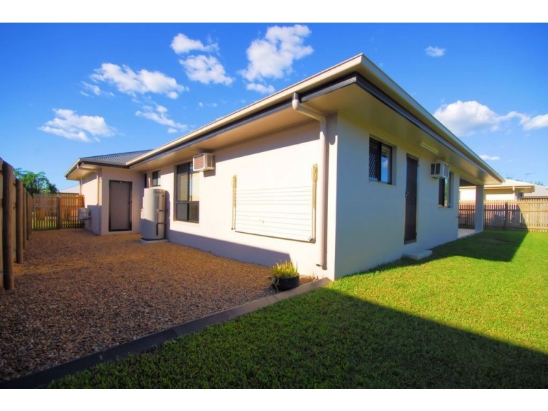 8 Summergold Street, Mount Low QLD 4818