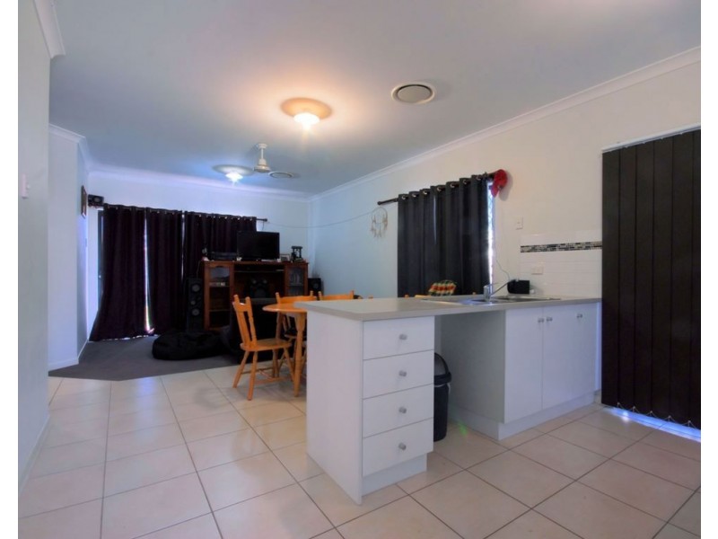 9 Sandon Place, Kelso QLD 4815