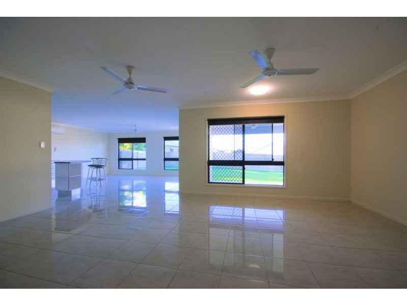 13 Chapple Street, Mount Louisa QLD 4814