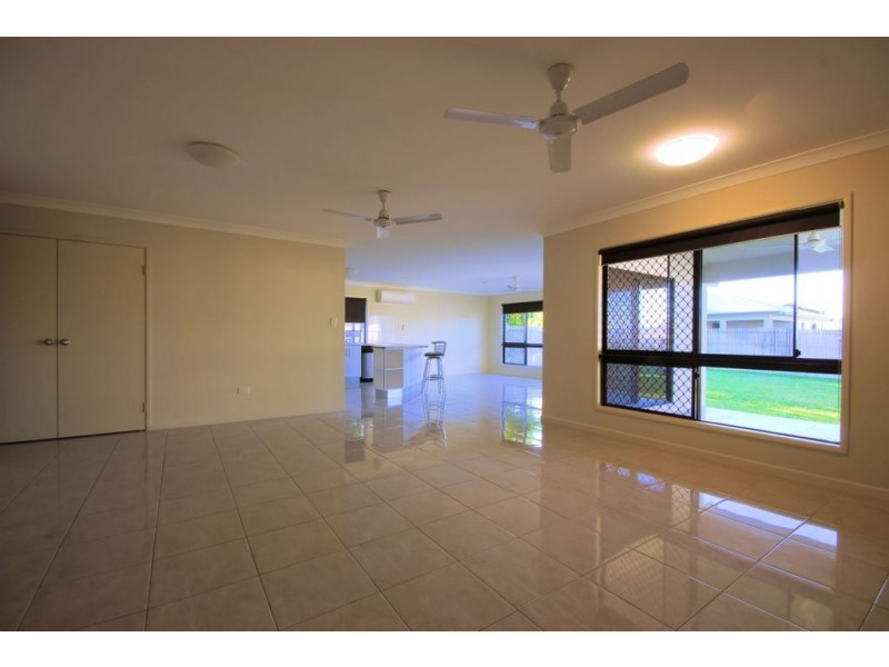 13 Chapple Street, Mount Louisa QLD 4814