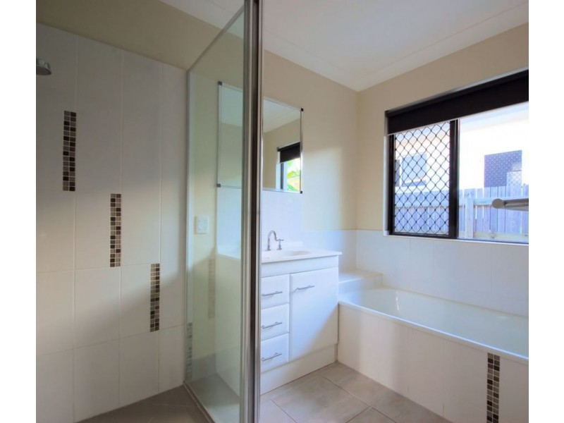 13 Chapple Street, Mount Louisa QLD 4814