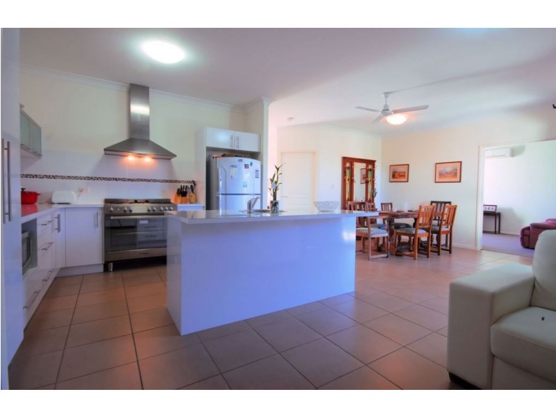 152 Daintree Drive, Bushland Beach QLD 4818