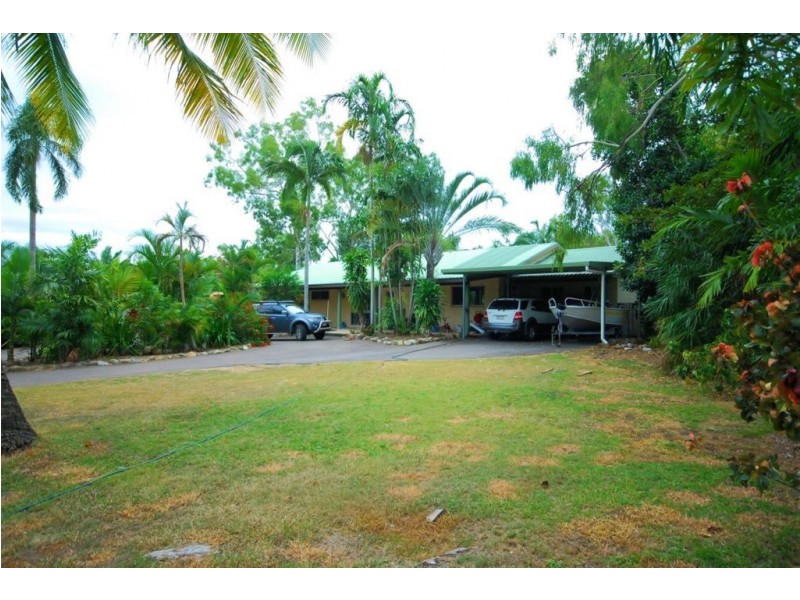 15 Macadamia Court, Bushland Beach QLD 4818