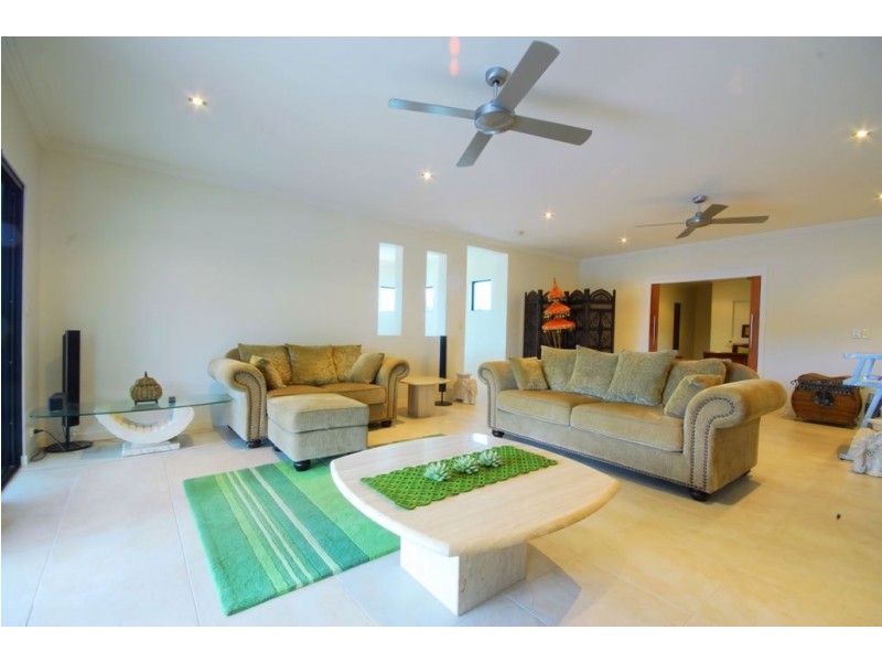 49 Waterview Drive, Bushland Beach QLD 4818