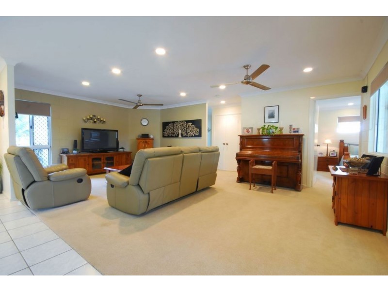 4 Joshua Crescent, Bushland Beach QLD 4818