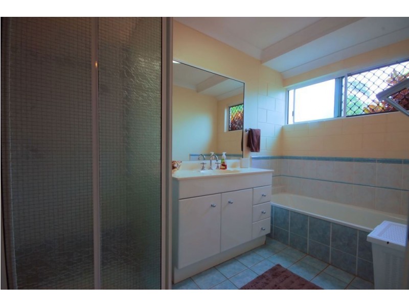 4 Joshua Crescent, Bushland Beach QLD 4818