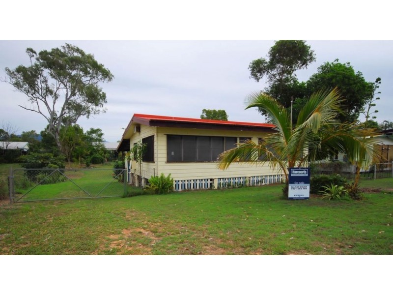49 Esplanade, Balgal Beach QLD 4816