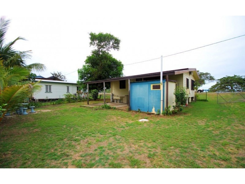 49 Esplanade, Balgal Beach QLD 4816