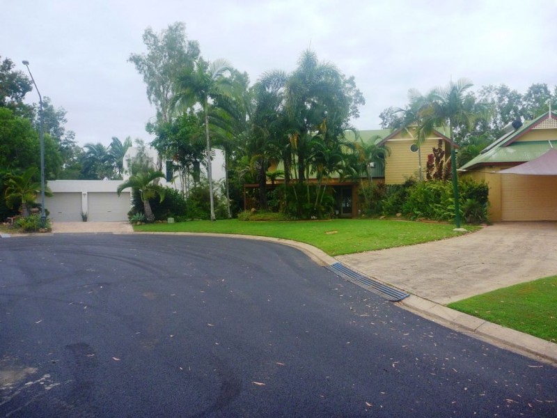 2 Pebble Beach Court, Balgal Beach QLD 4816