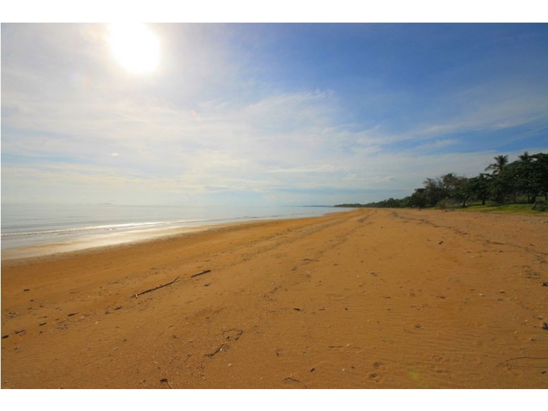 2 Pebble Beach Court, Balgal Beach QLD 4816