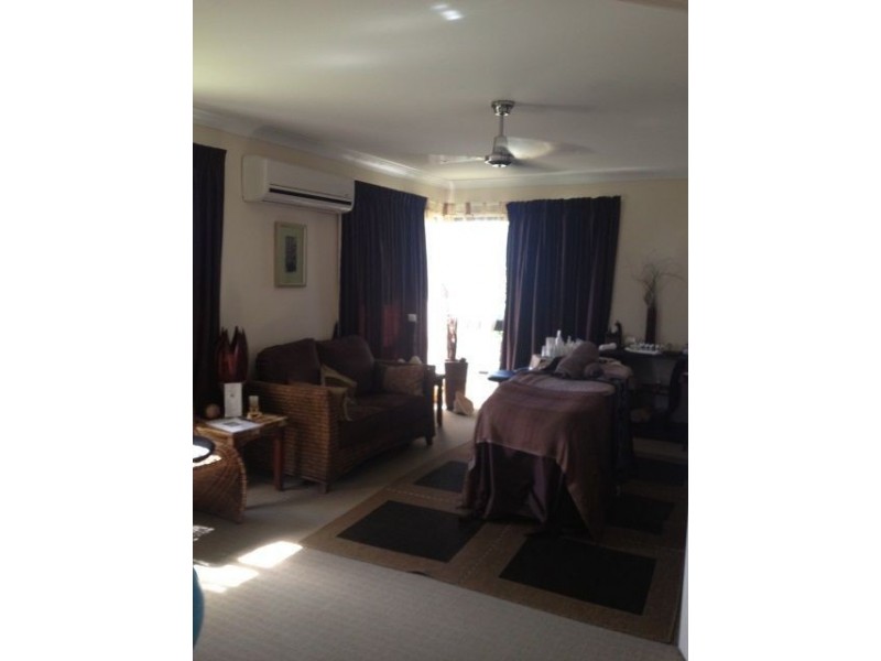 6 Platypus Street, Bushland Beach QLD 4818