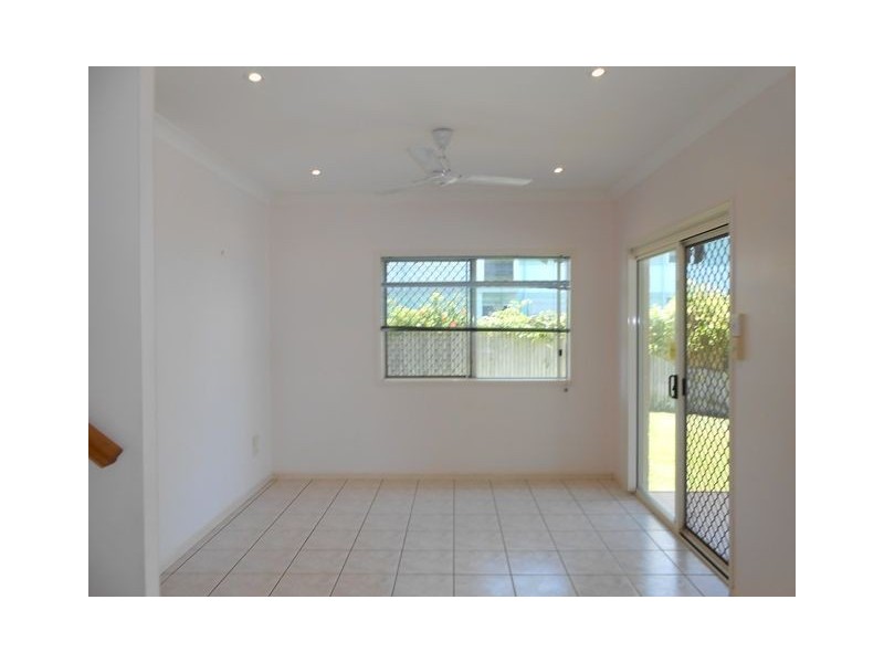 65 Cay Street, Saunders Beach QLD 4818