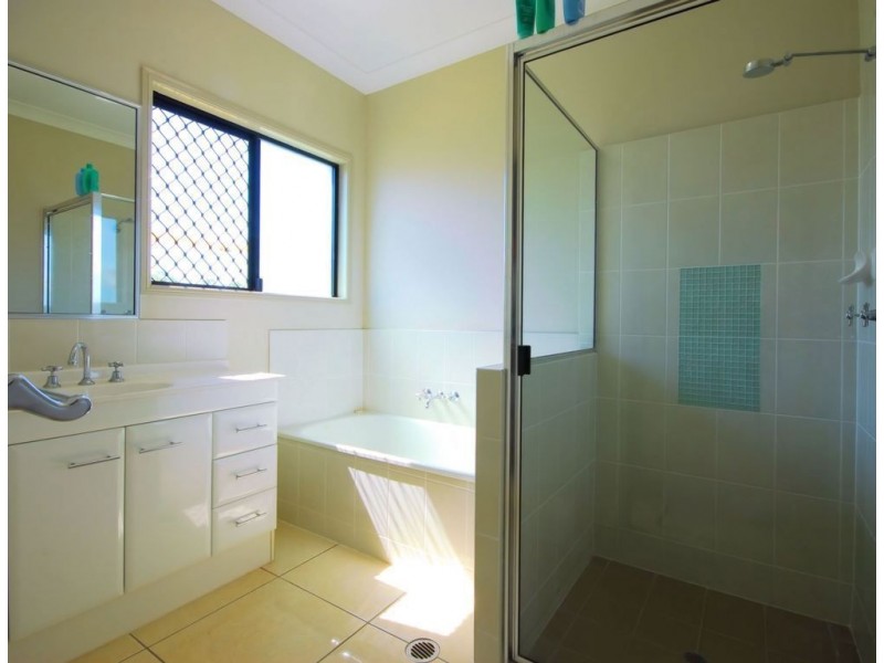 146 Daintree Drive, Bushland Beach QLD 4818