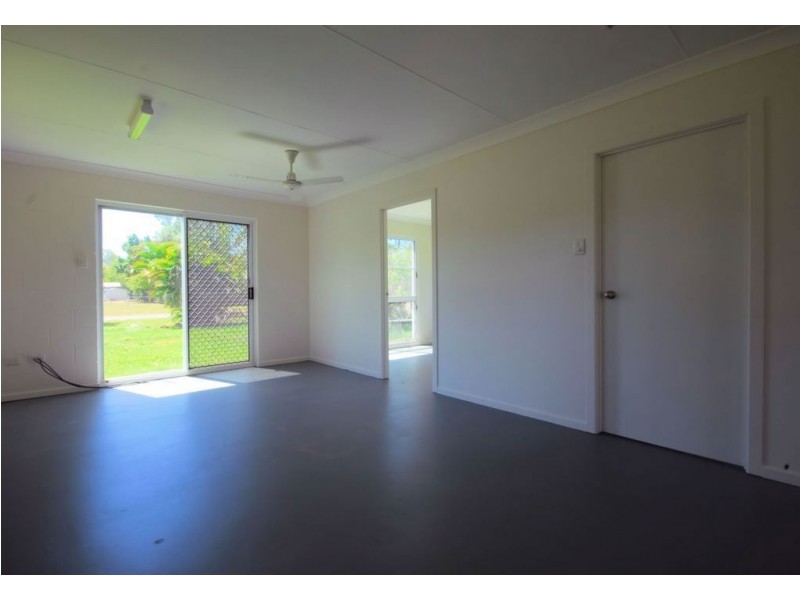 2 Justin Street, Balgal Beach QLD 4816