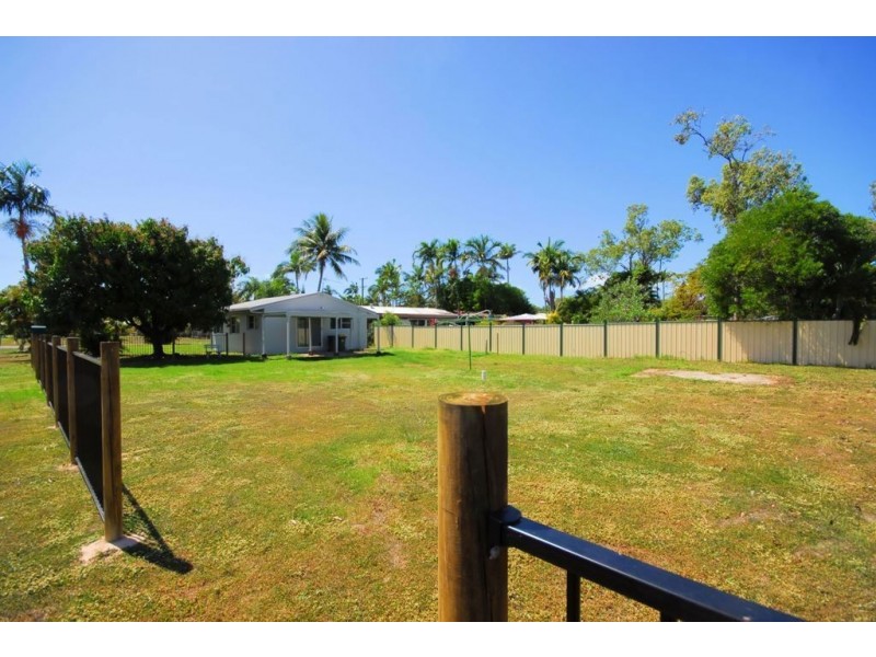 2 Justin Street, Balgal Beach QLD 4816