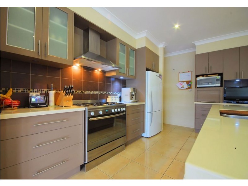 3 Currawinya Court, Bushland Beach QLD 4818