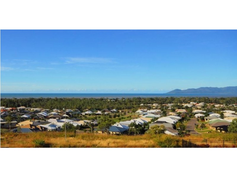 7 Cashell Crescent, Bushland Beach QLD 4818