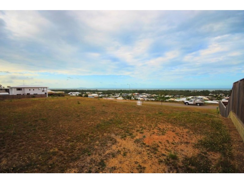 7 Cashell Crescent, Bushland Beach QLD 4818
