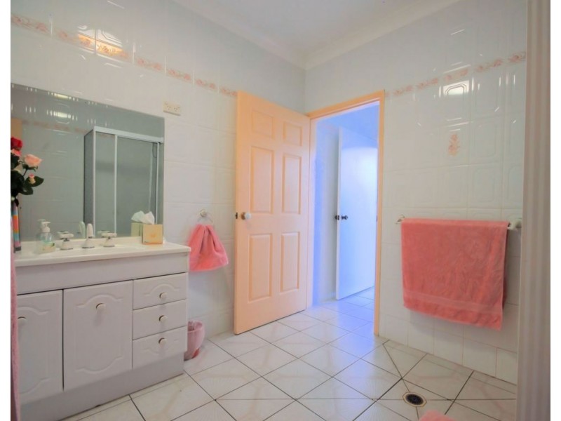 23 Joshua Crescent, Bushland Beach QLD 4818