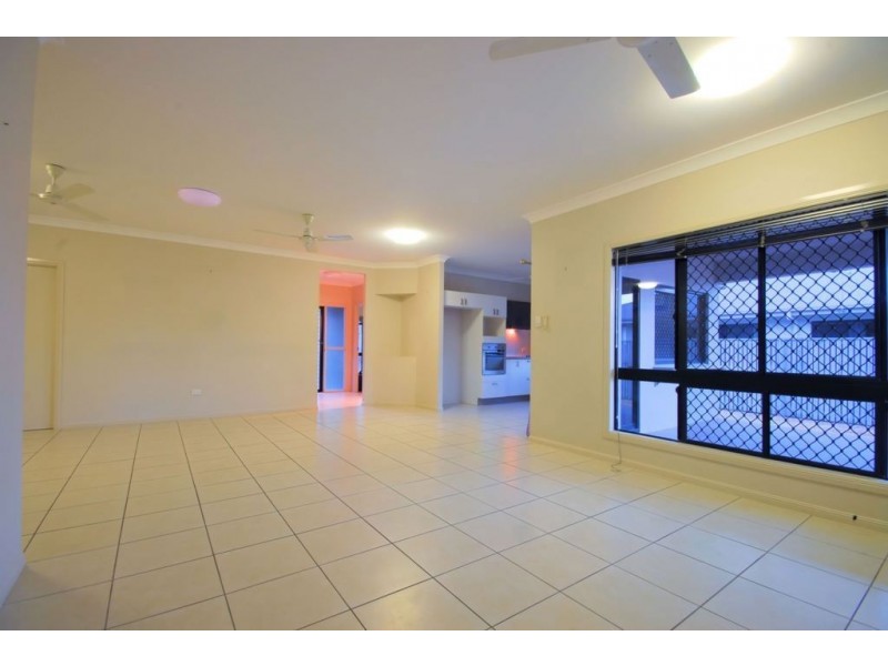 20 Eshelby Street, Bushland Beach QLD 4818