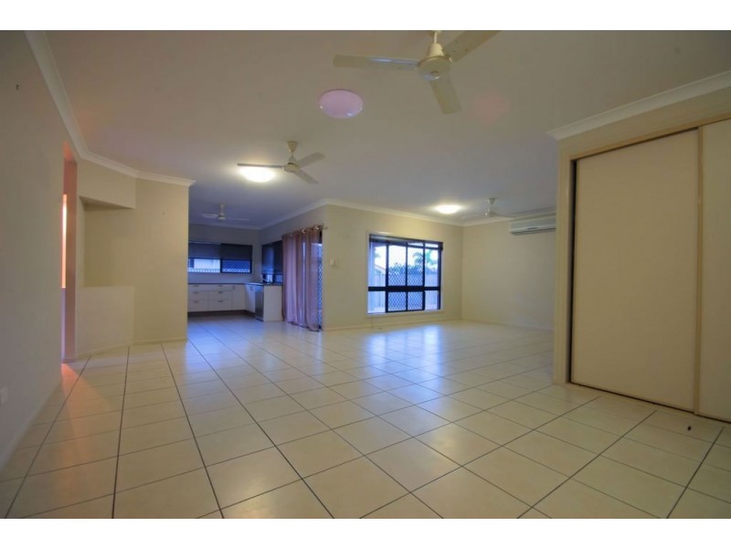 20 Eshelby Street, Bushland Beach QLD 4818