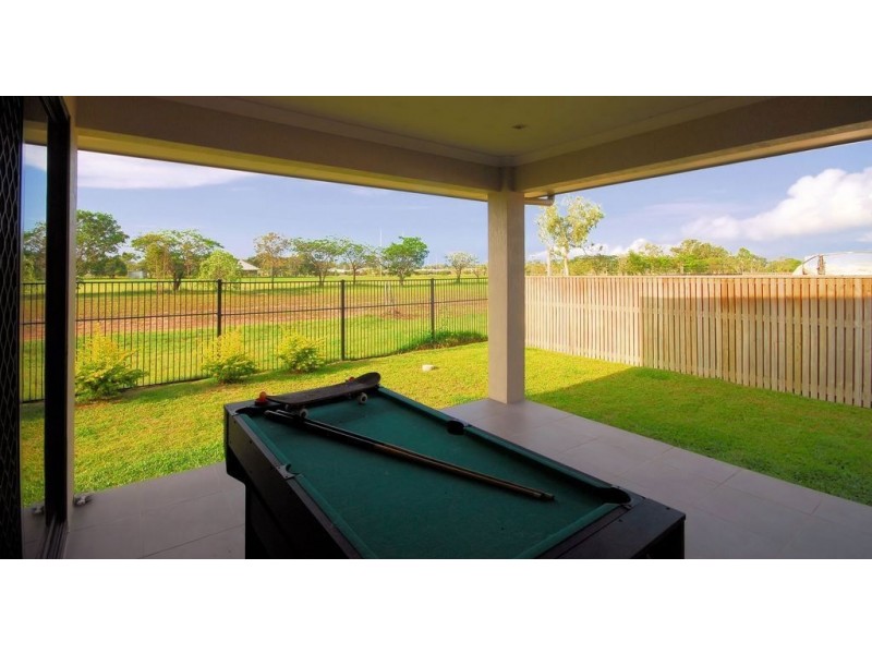 40 Hillock Crescent, Bushland Beach QLD 4818