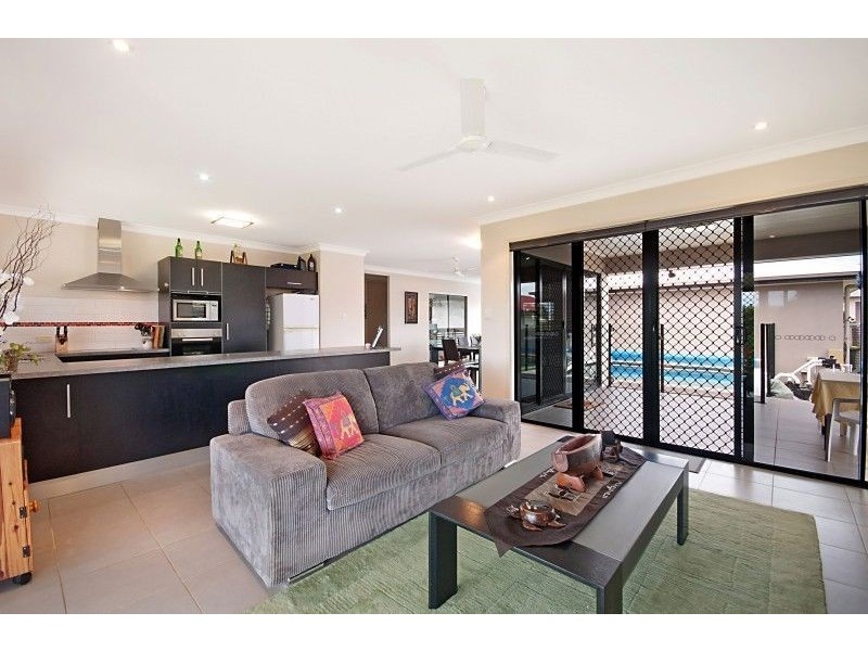 25 Dungurra Place, Bushland Beach QLD 4818