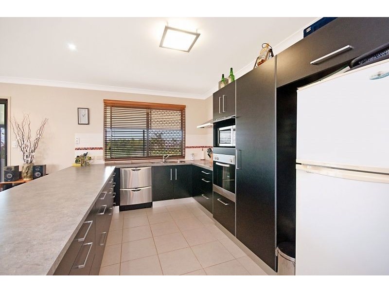 25 Dungurra Place, Bushland Beach QLD 4818