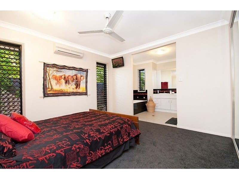 25 Dungurra Place, Bushland Beach QLD 4818