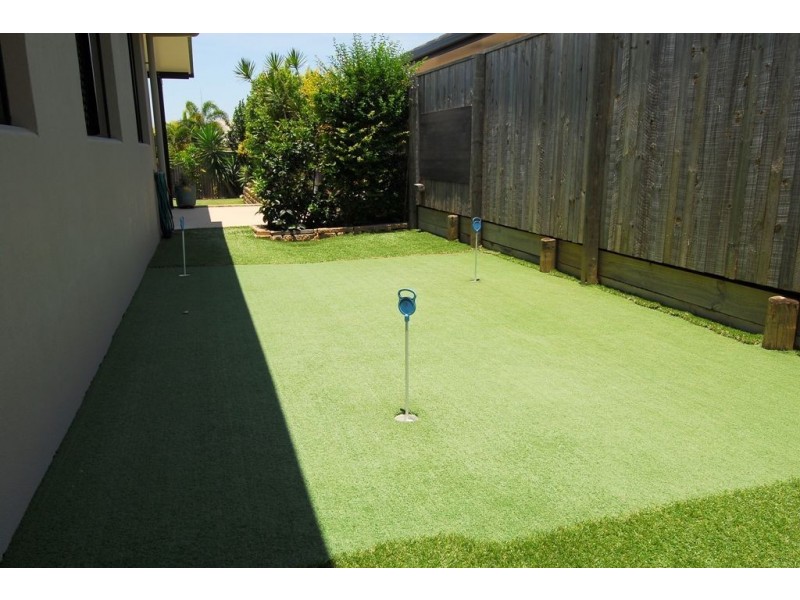 25 Dungurra Place, Bushland Beach QLD 4818