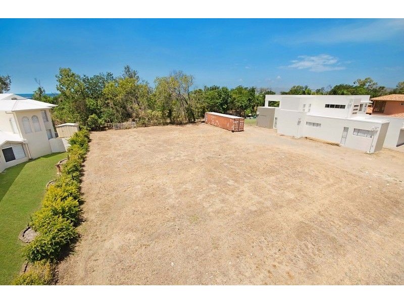 54 Livistonia Close, Bushland Beach QLD 4818