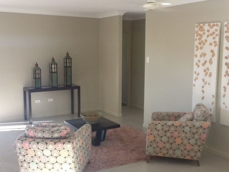 9 Balladonia Avenue, Mount Low QLD 4818