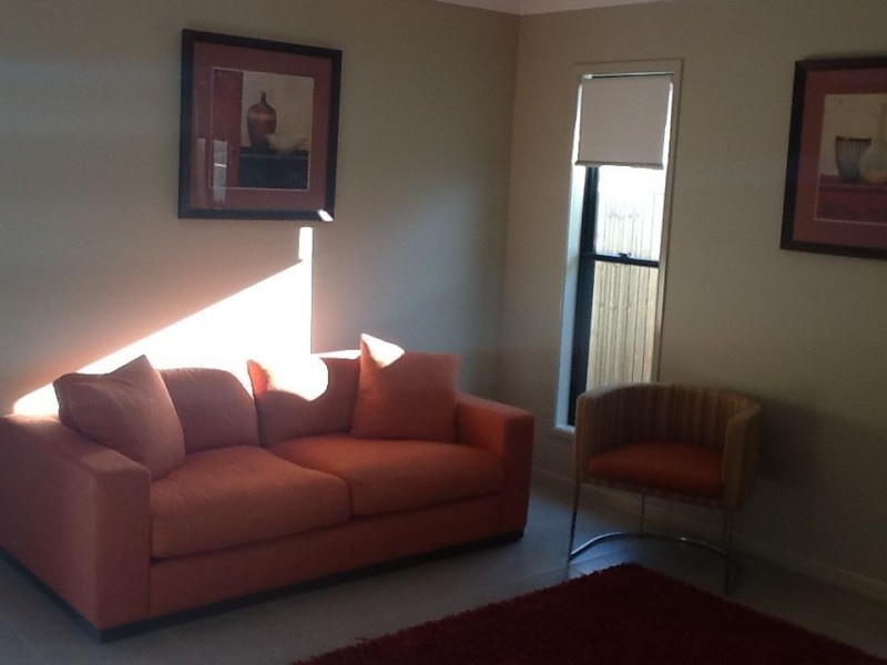 9 Balladonia Avenue, Mount Low QLD 4818