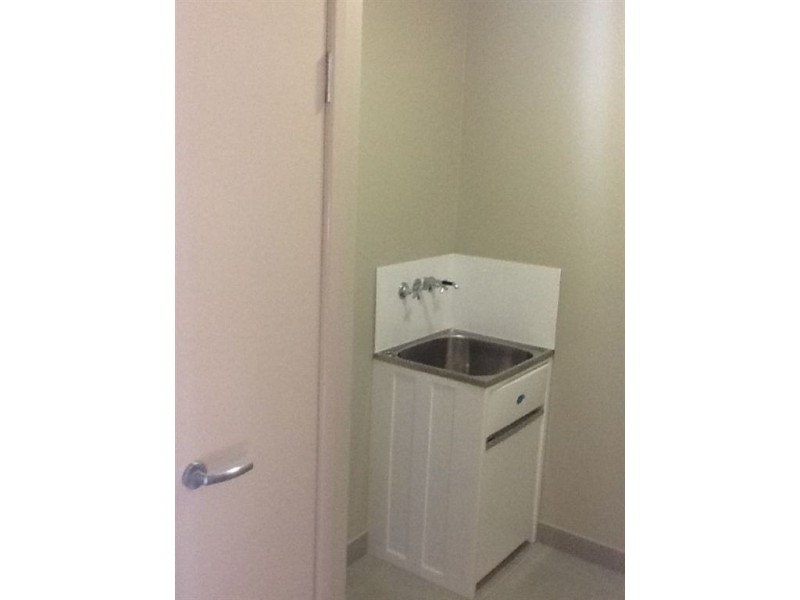 9 Balladonia Avenue, Mount Low QLD 4818