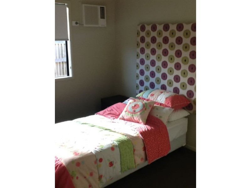 9 Balladonia Avenue, Mount Low QLD 4818