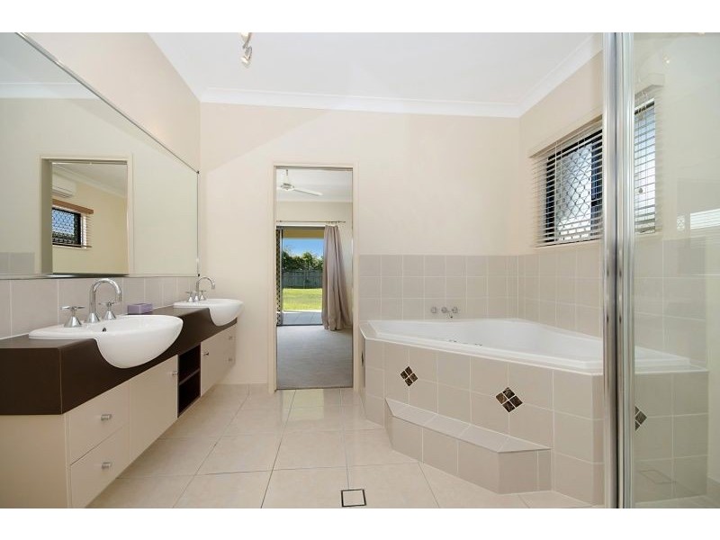 18 Eungella Court, Bushland Beach QLD 4818