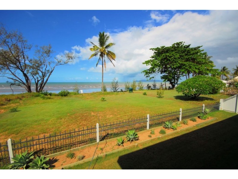 22 Reef Street, Saunders Beach QLD 4818