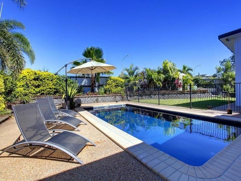 42 Donostia Crescent, Bushland Beach QLD 4818